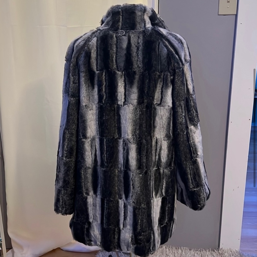 New Hilary Radley Faux Fur Coat - Picture 3 of 9